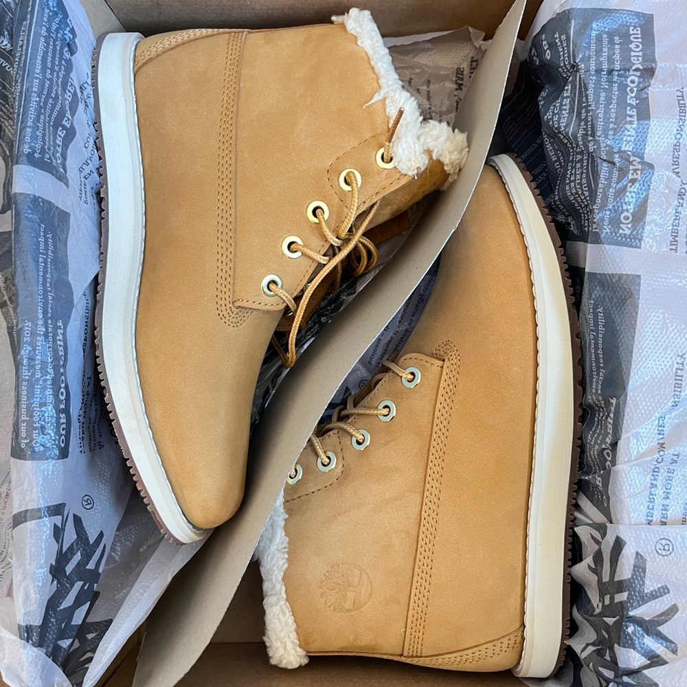 Timberland Richmond Ridge 6 inch warm lined boot wheat nubuck size youth 5 NIB